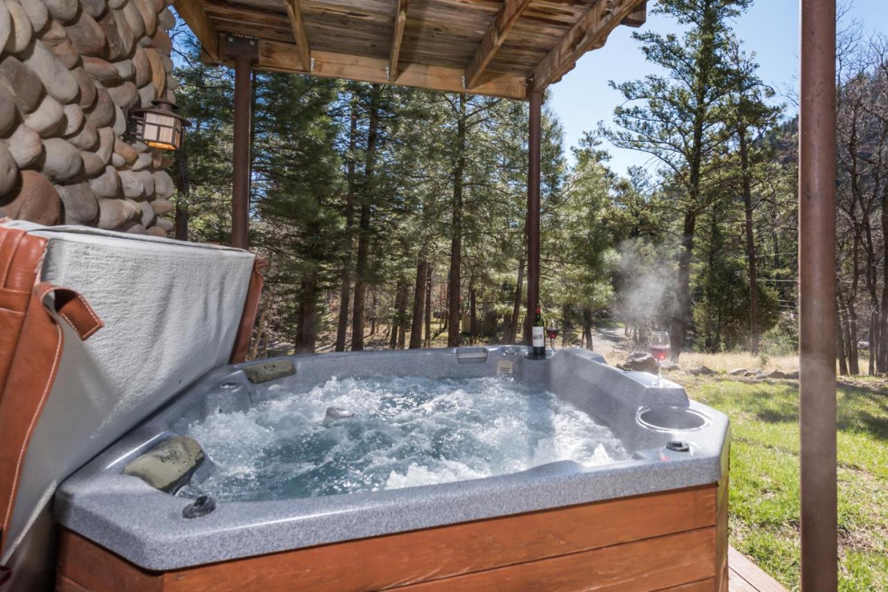 Bear Foot Lodge, 2 Bedrooms, Sleeps 6, Gas Grill, Walk To River, Hot Tub Ruidoso Exterior photo